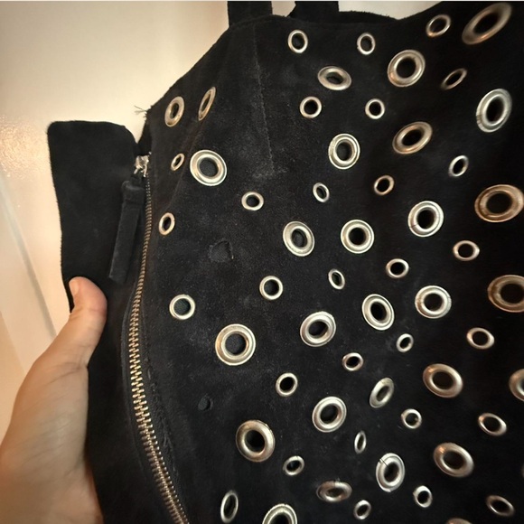 Stylish Black Suede Tote Bag with Eyelet Design‎ - Picture 5 of 7
